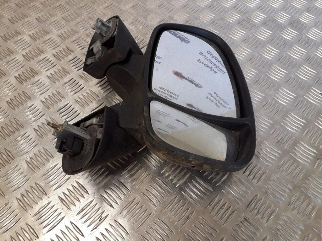 Front door electric wing mirror E2010022