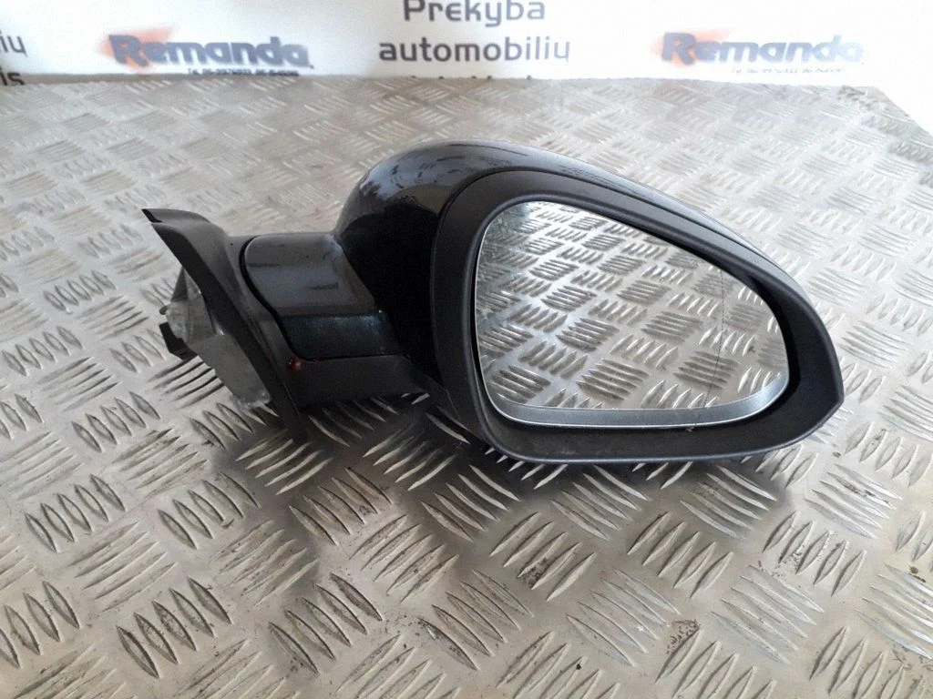 Front door electric wing mirror