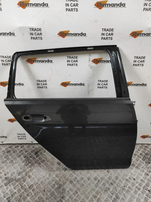 Aizmugurējās durvis – aizmugurējā labā