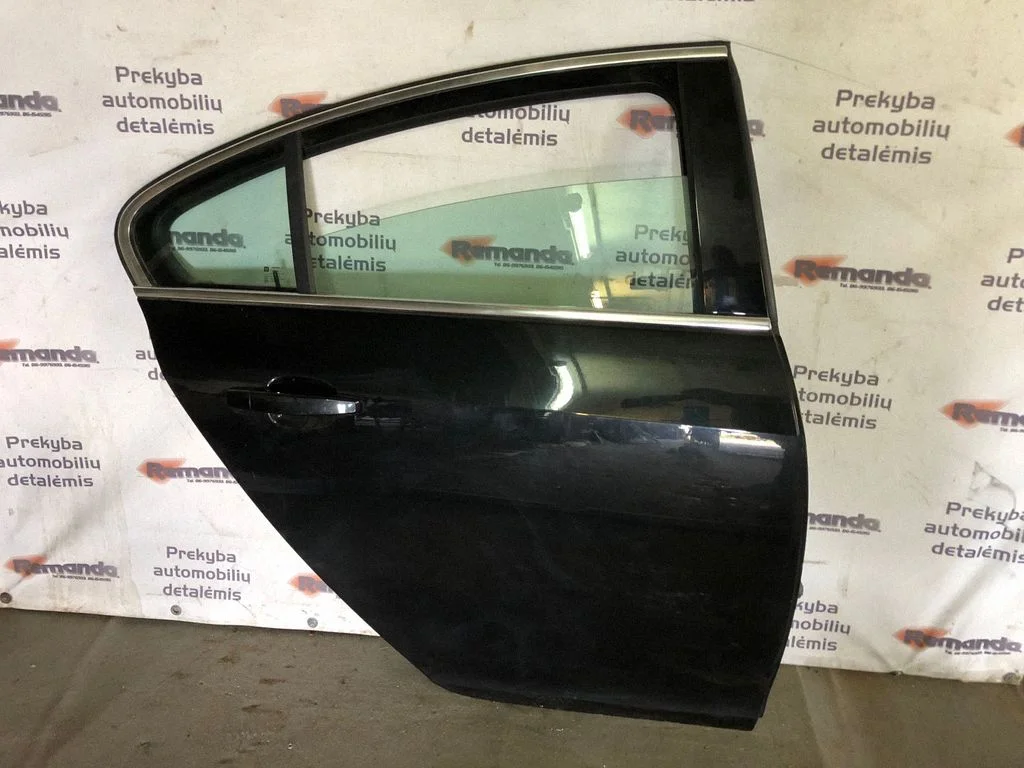 Rear door – rear right