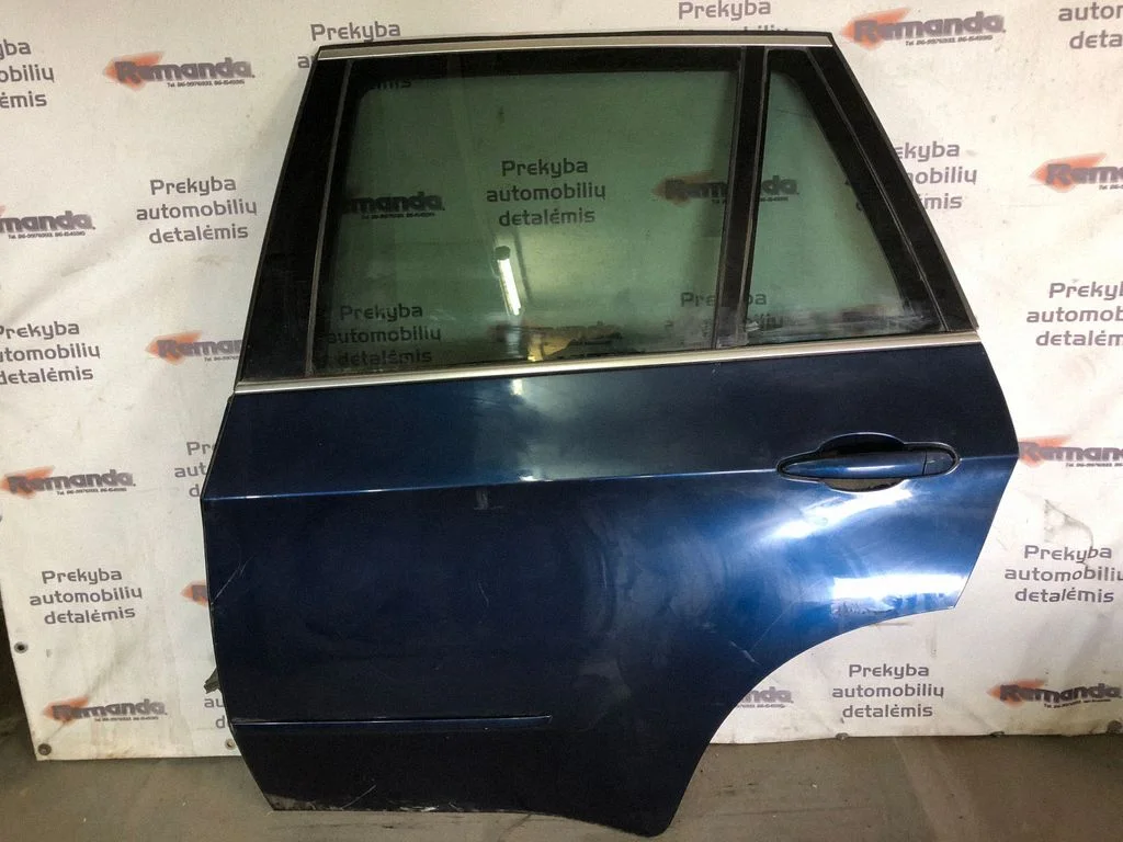 Rear door – rear left