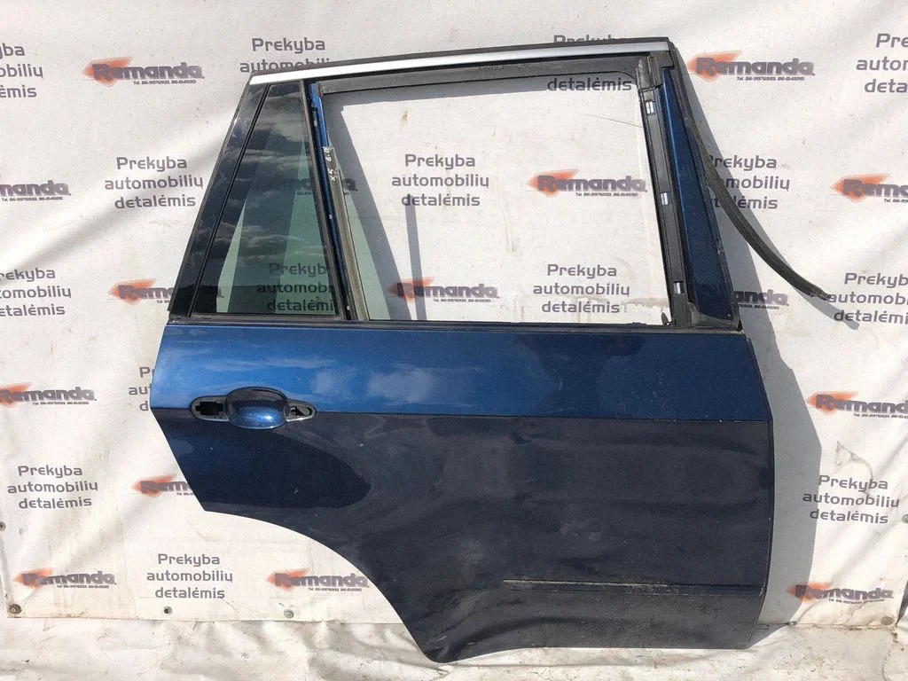 Rear door – rear right