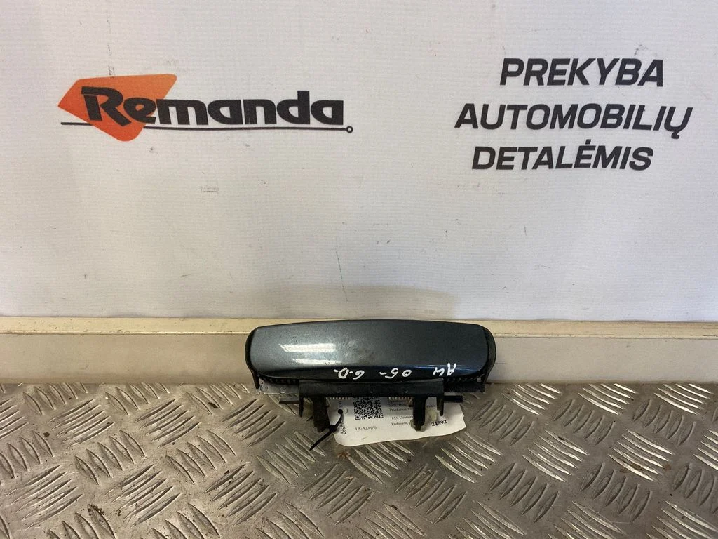 Rear door exterior handle – rear right