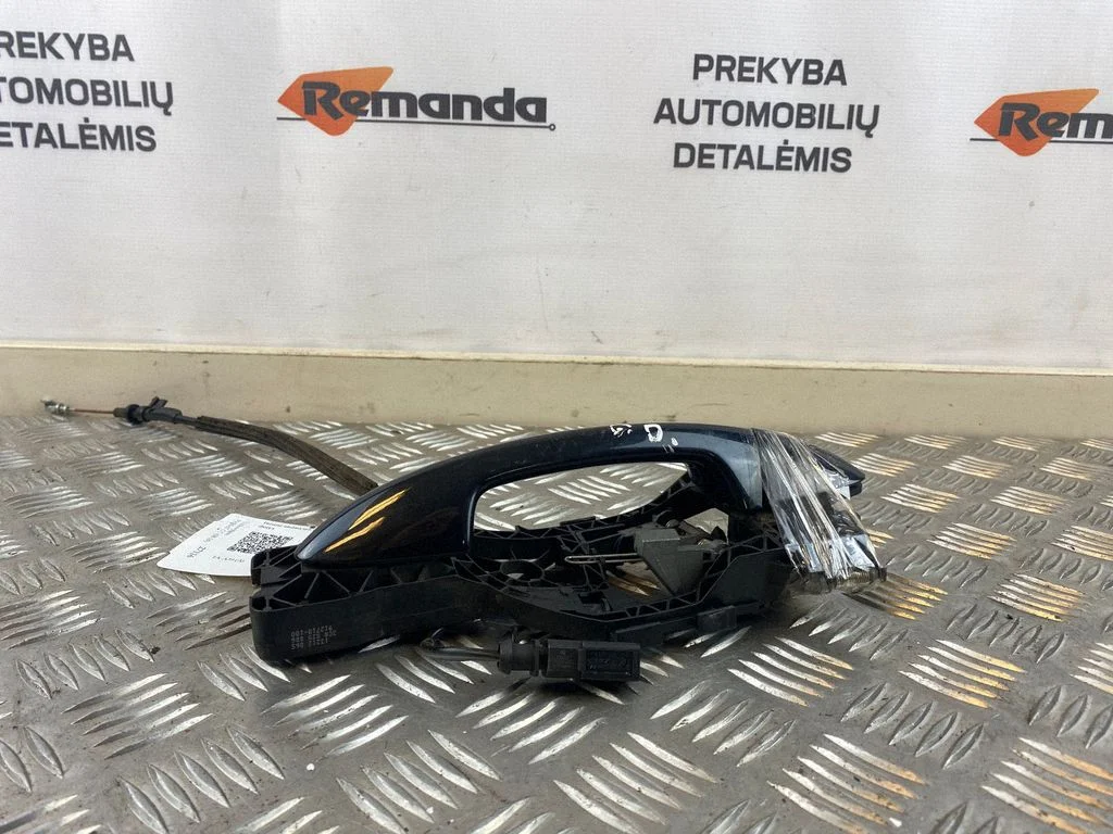 Aizmugurējo durvju ārējais atvēršanas rokturis – aizmugurējā labā