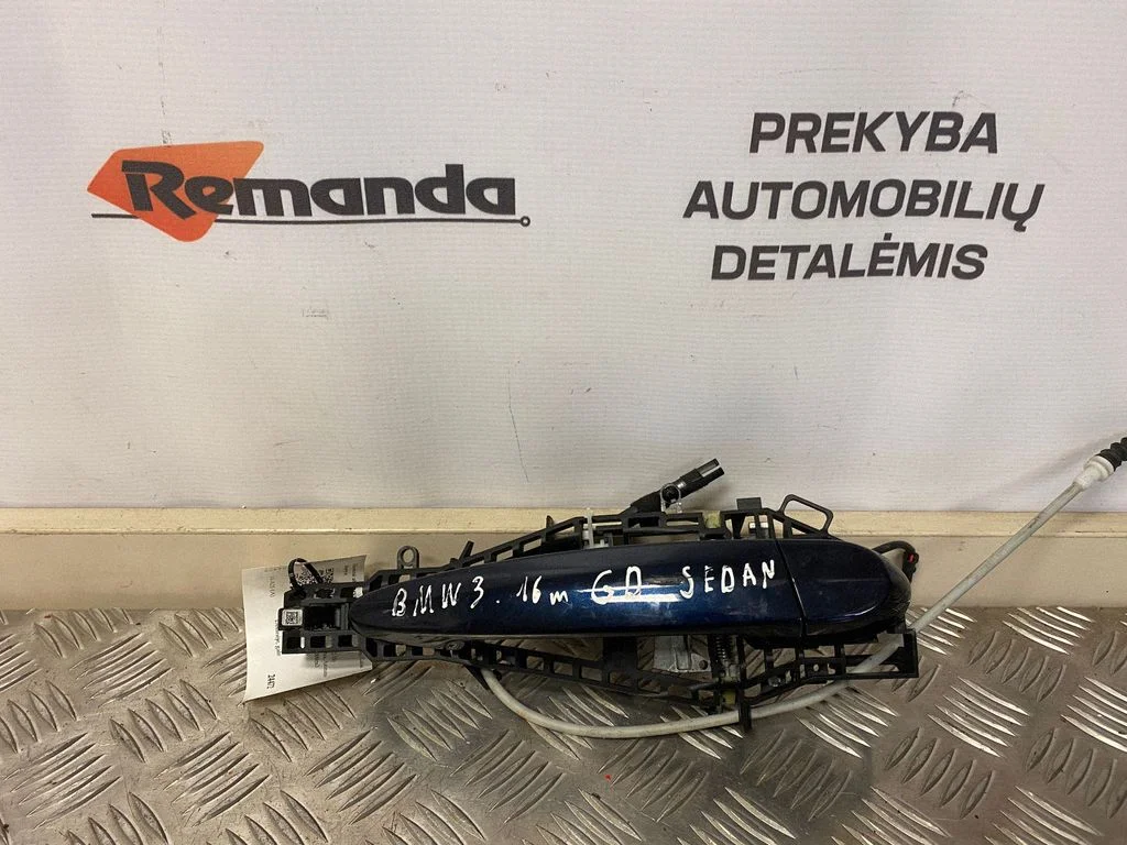Rear door exterior handle – rear right