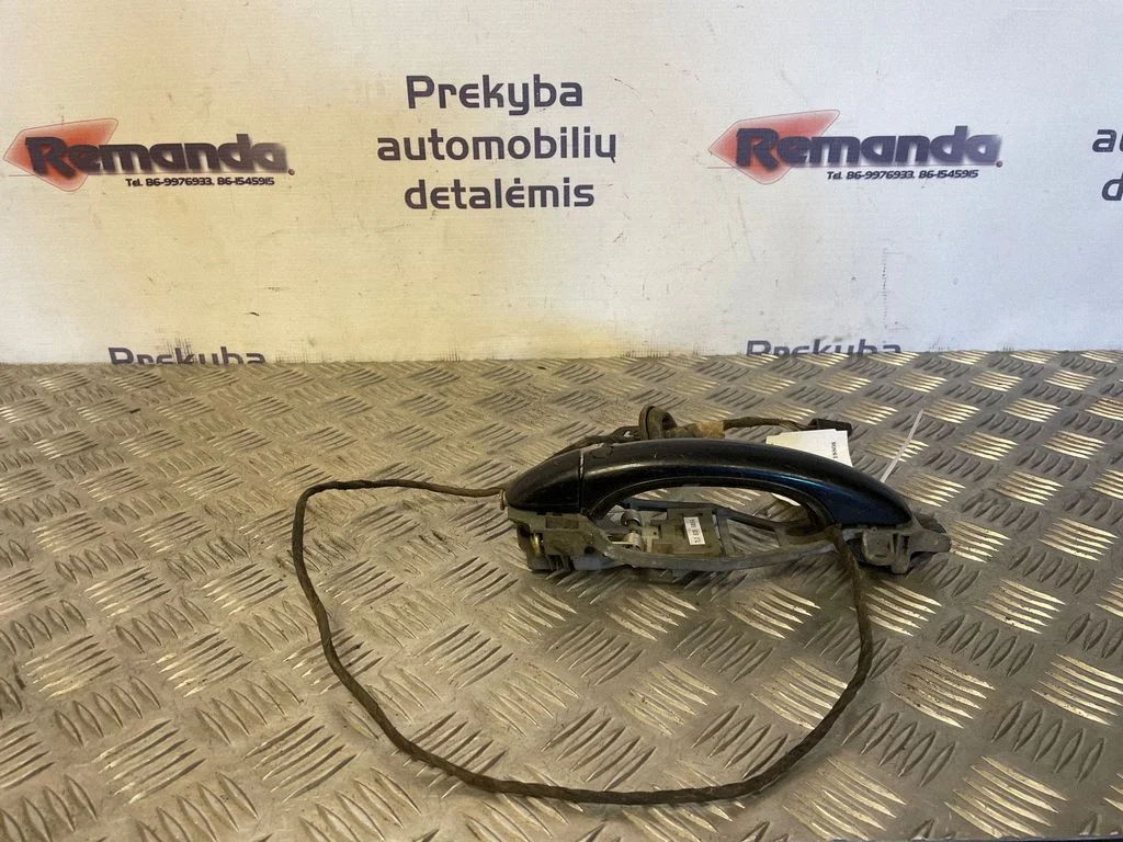 Rear door exterior handle – rear right