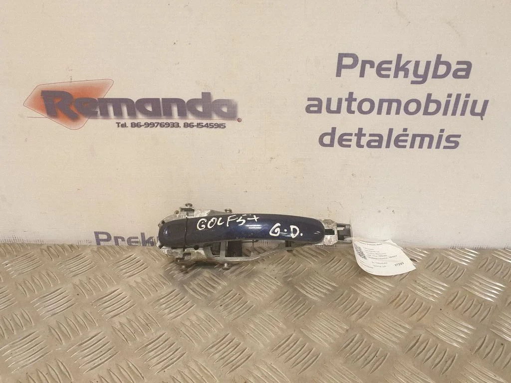 Aizmugurējo durvju ārējais atvēršanas rokturis 1K0637885