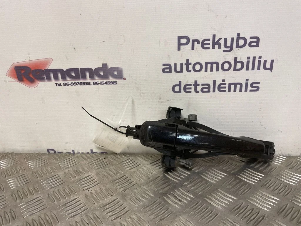 Tagaukse välimine käepide