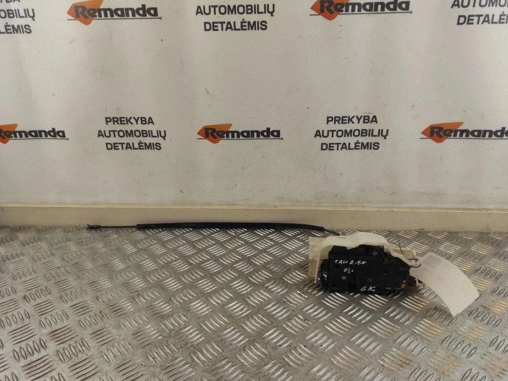 Aizmugurējo durvju slēdzene 7L0839015D