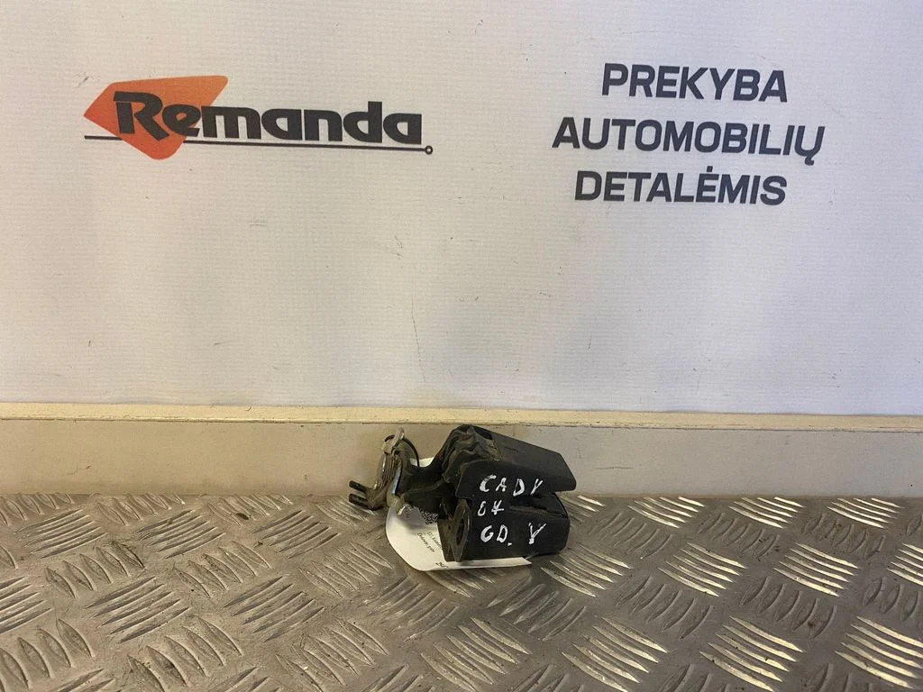 Aizmugurējo durvju slēdzene – aizmugurējā labā