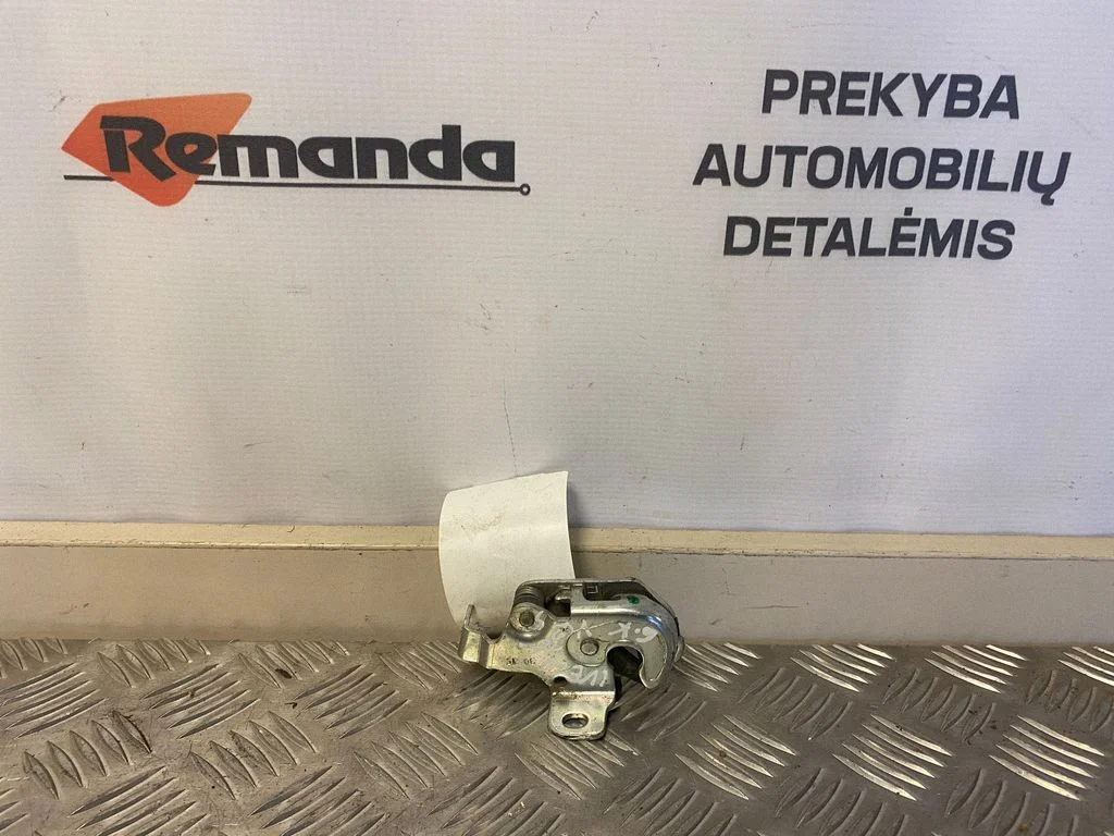 Aizmugurējo durvju slēdzene 0824615