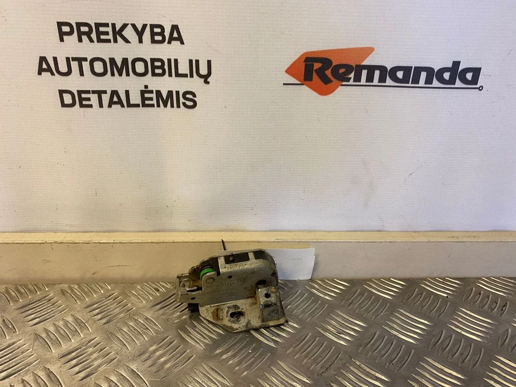 Galinių durų spyna