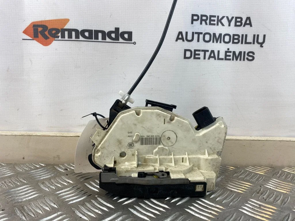 Aizmugurējo durvju slēdzene 05A5N0839015G
