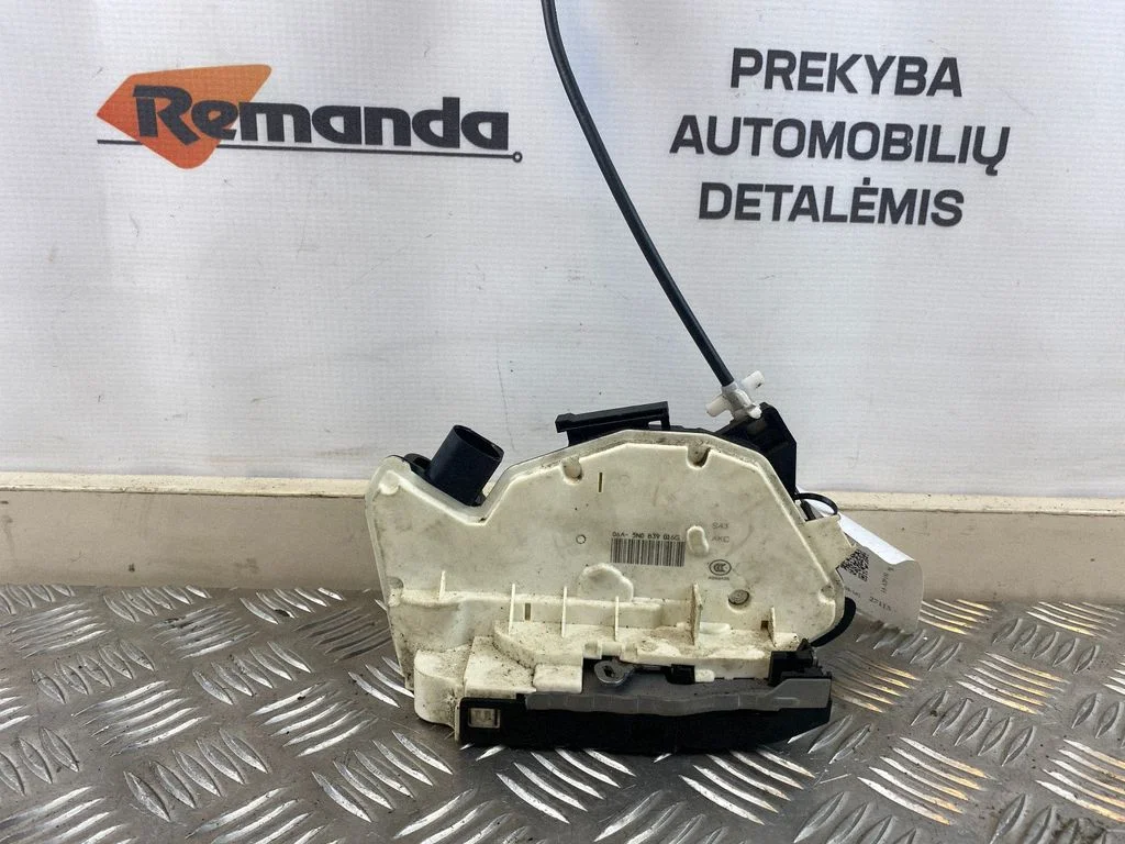 Aizmugurējo durvju slēdzene 06A5N0839016G