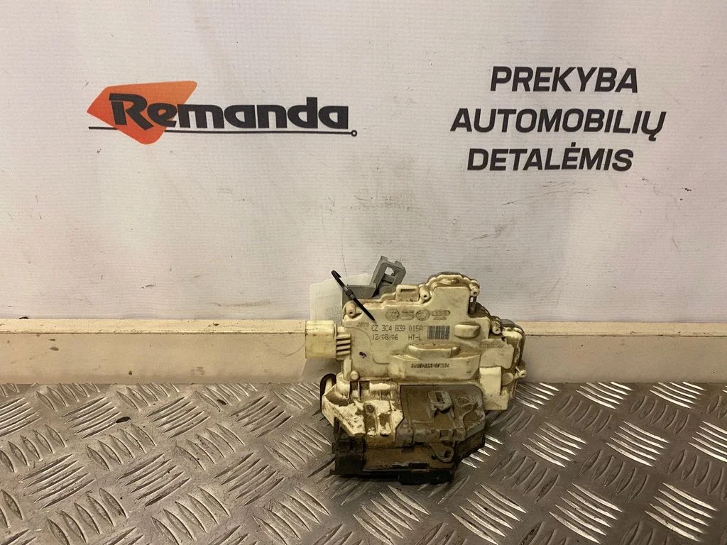 Rear door lock 3C4839015A