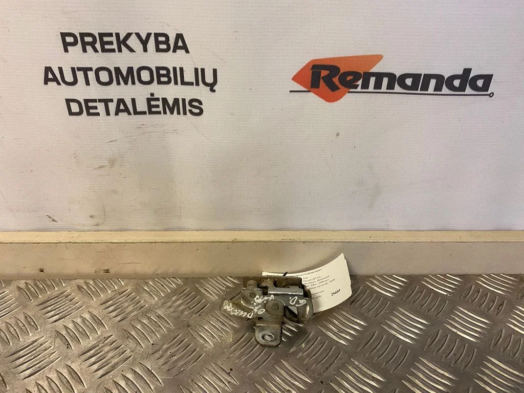 Tagaukse lukk – tagumine parem