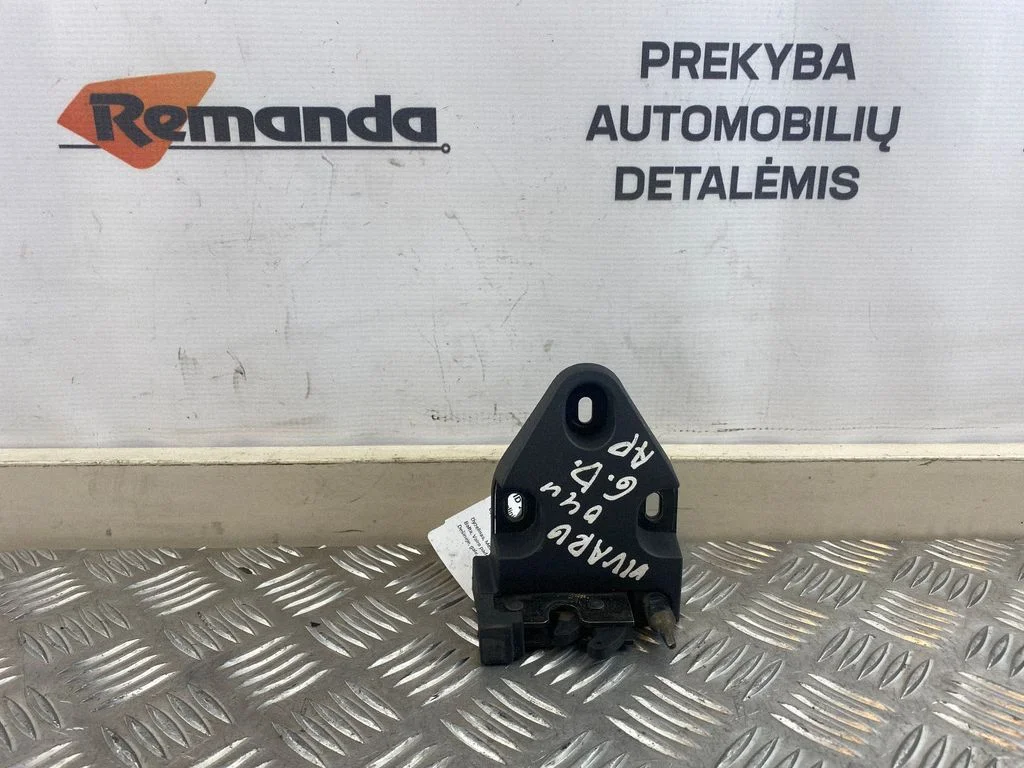 Rear door lock – rear right