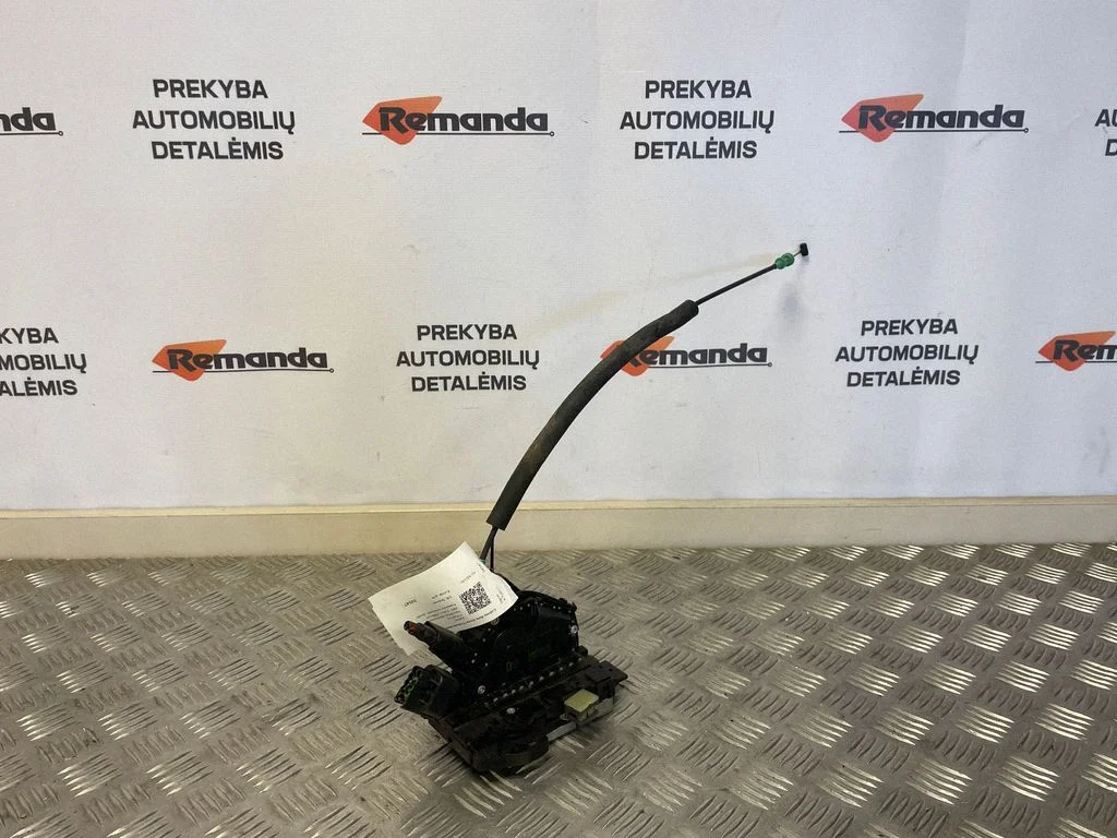 Rear door lock 1X4726556AM