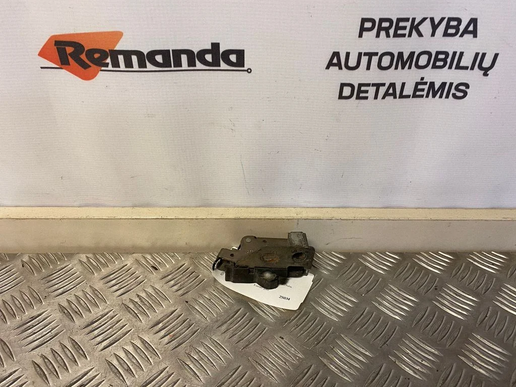 Galinių durų spyna