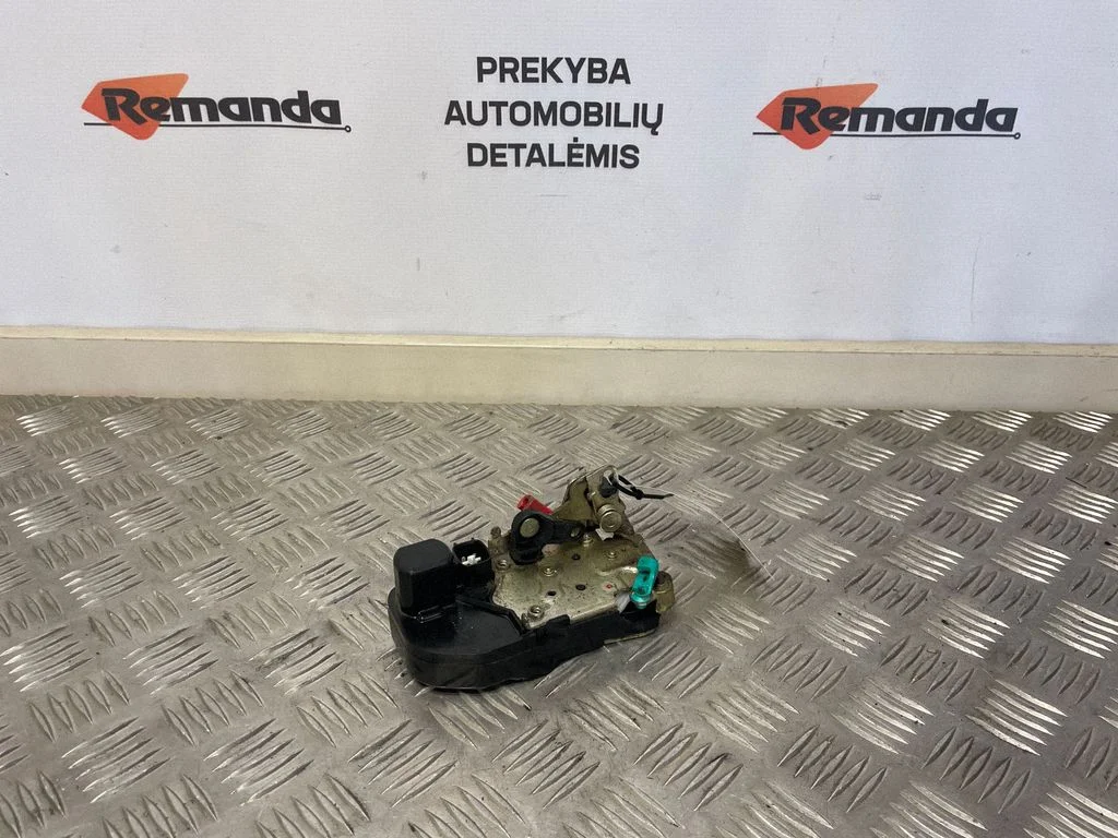Galinių durų spyna