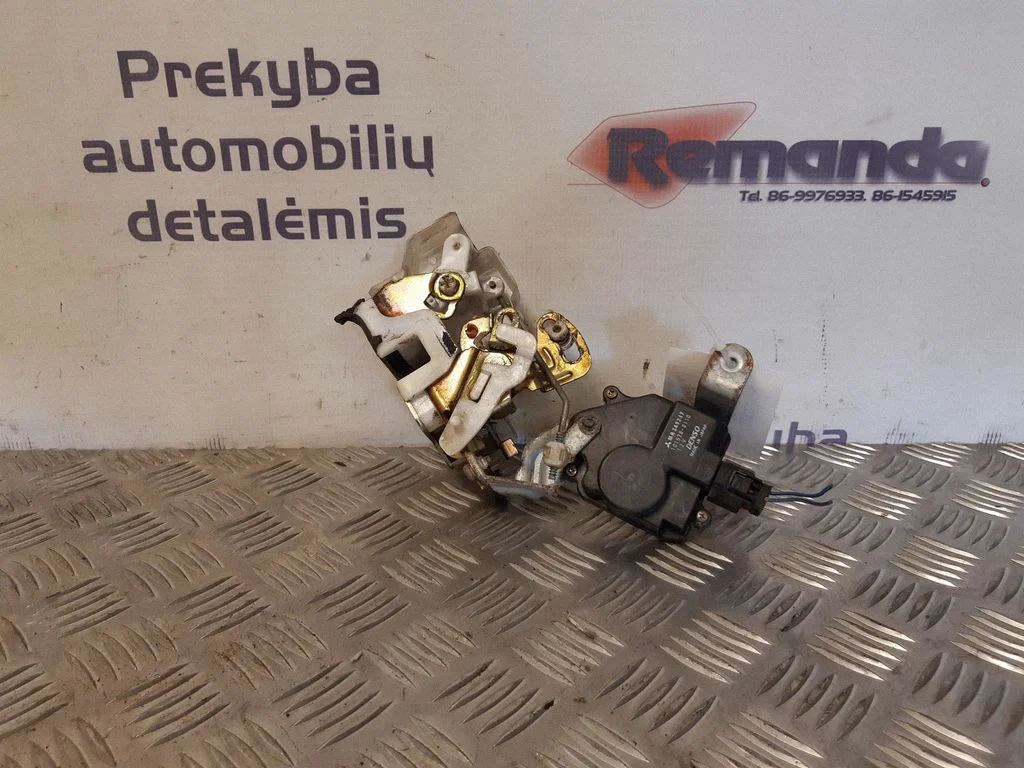 Aizmugurējo durvju slēdzene MR349237