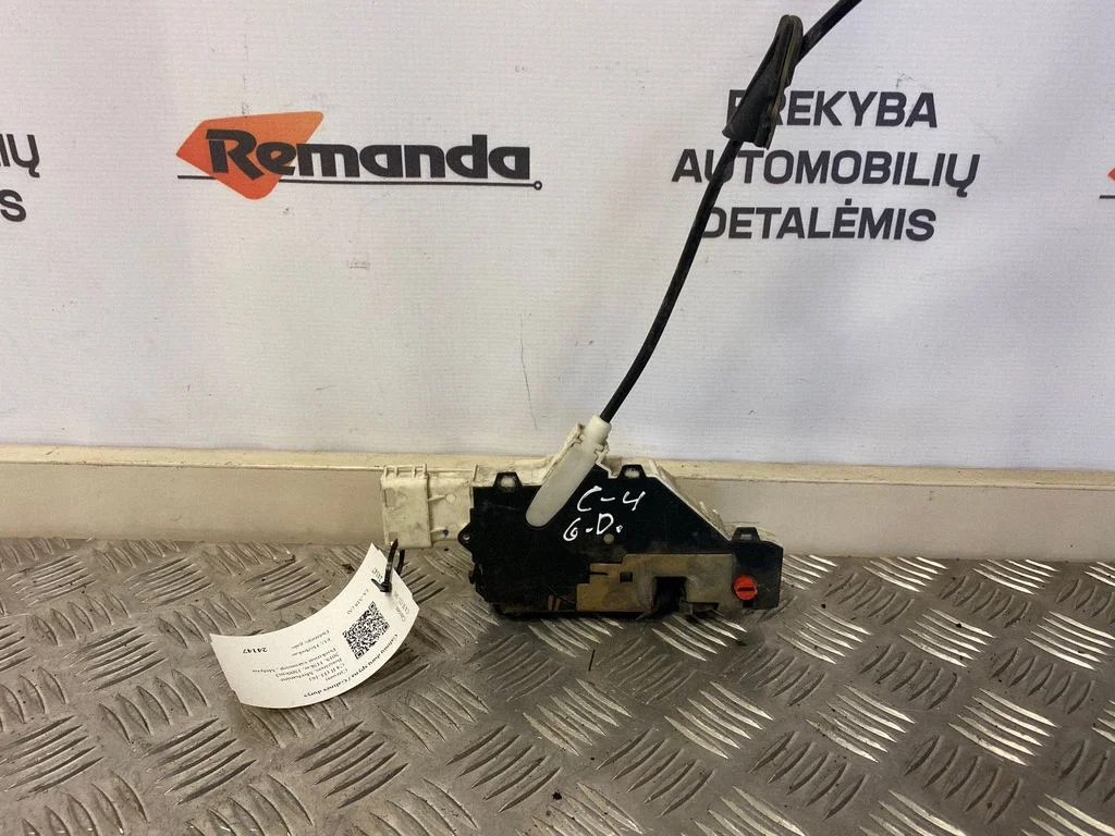 Galinių durų spyna