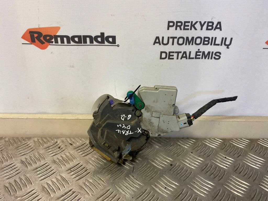 Galinių durų spyna