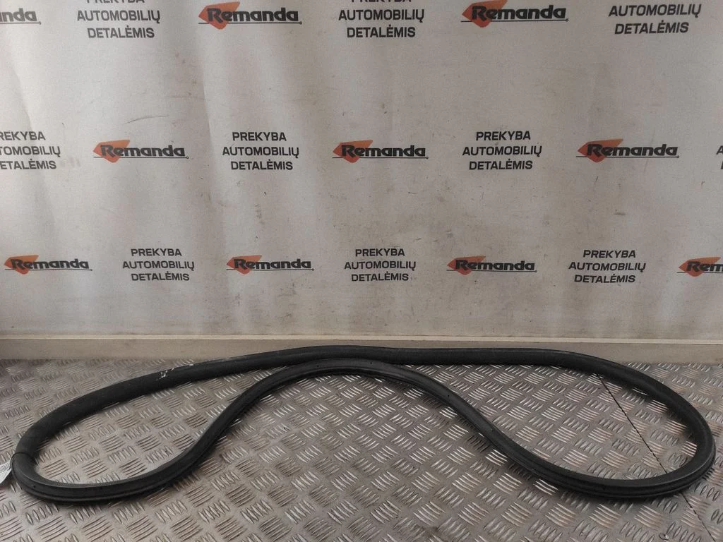 Rear door rubber seal (on body) 6J8867367