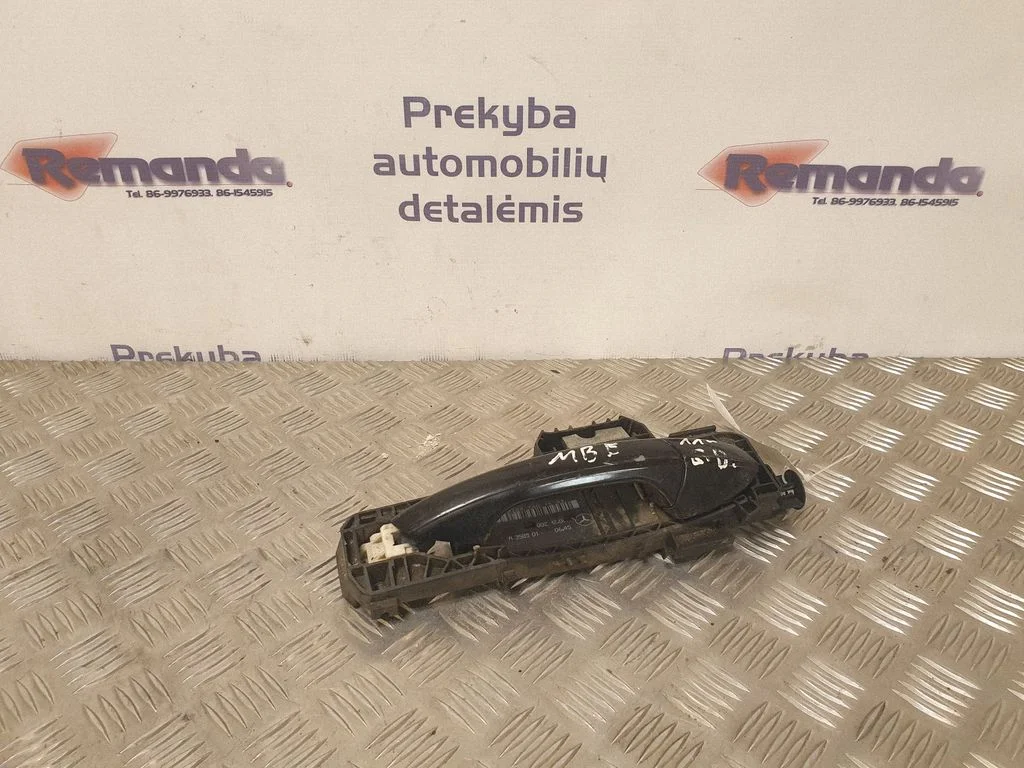 Aizmugurējo durvju ārējais atvēršanas rokturis A358501