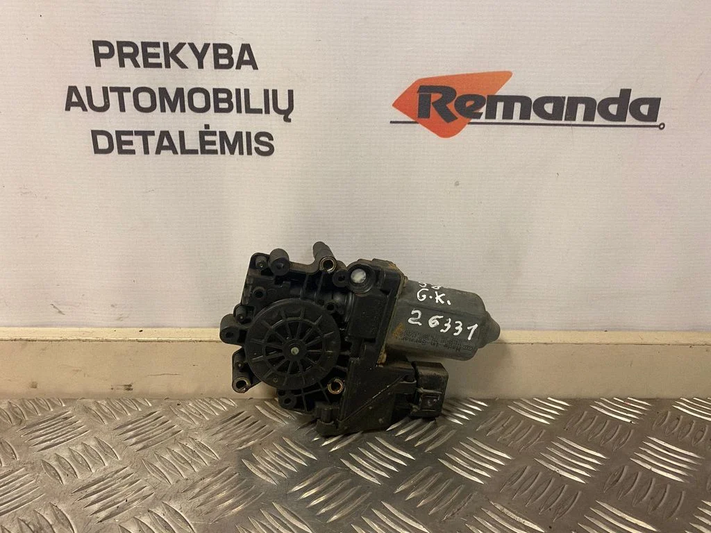 Aizmugurējā loga pacēlāja motoriņš 114184101