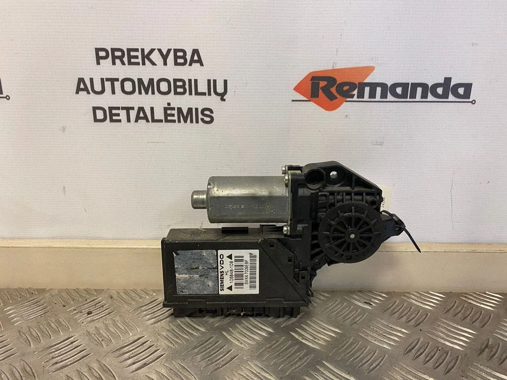 Rear door window regulator motor 130821767