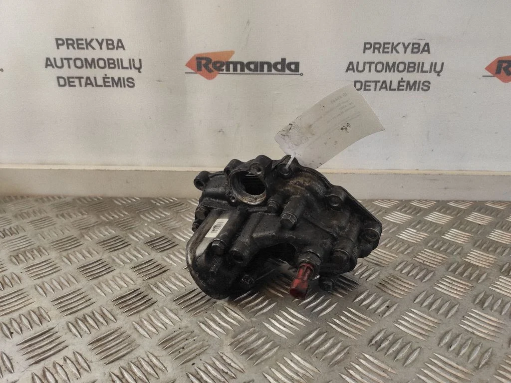 Oil filter mounting bracket 504086471