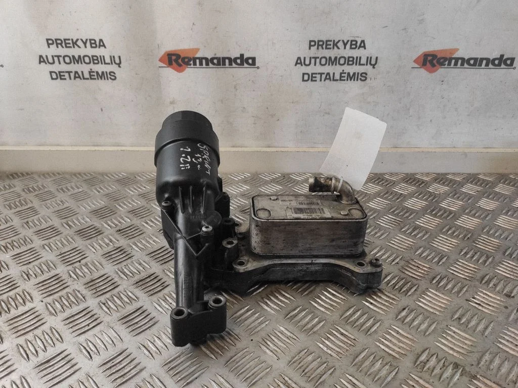 Oil filter mounting bracket – Mercedes-Benz Sprinter W906 (2006-2018)