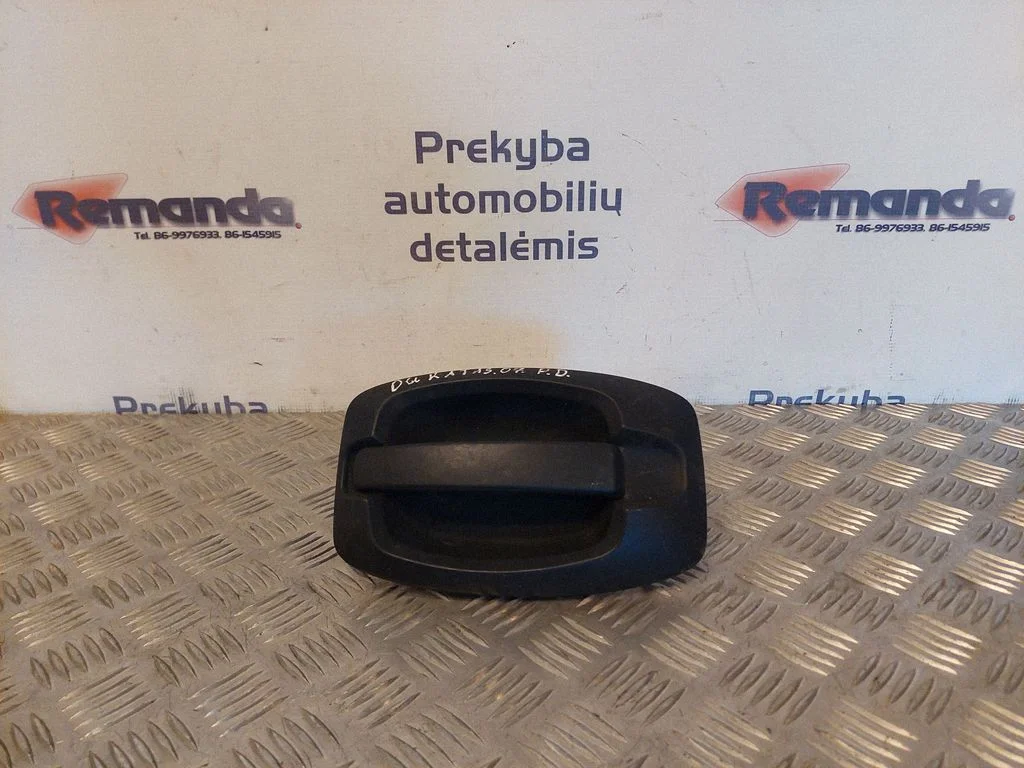 Klamka zewnętrzna drzwi przednich – prawy przód