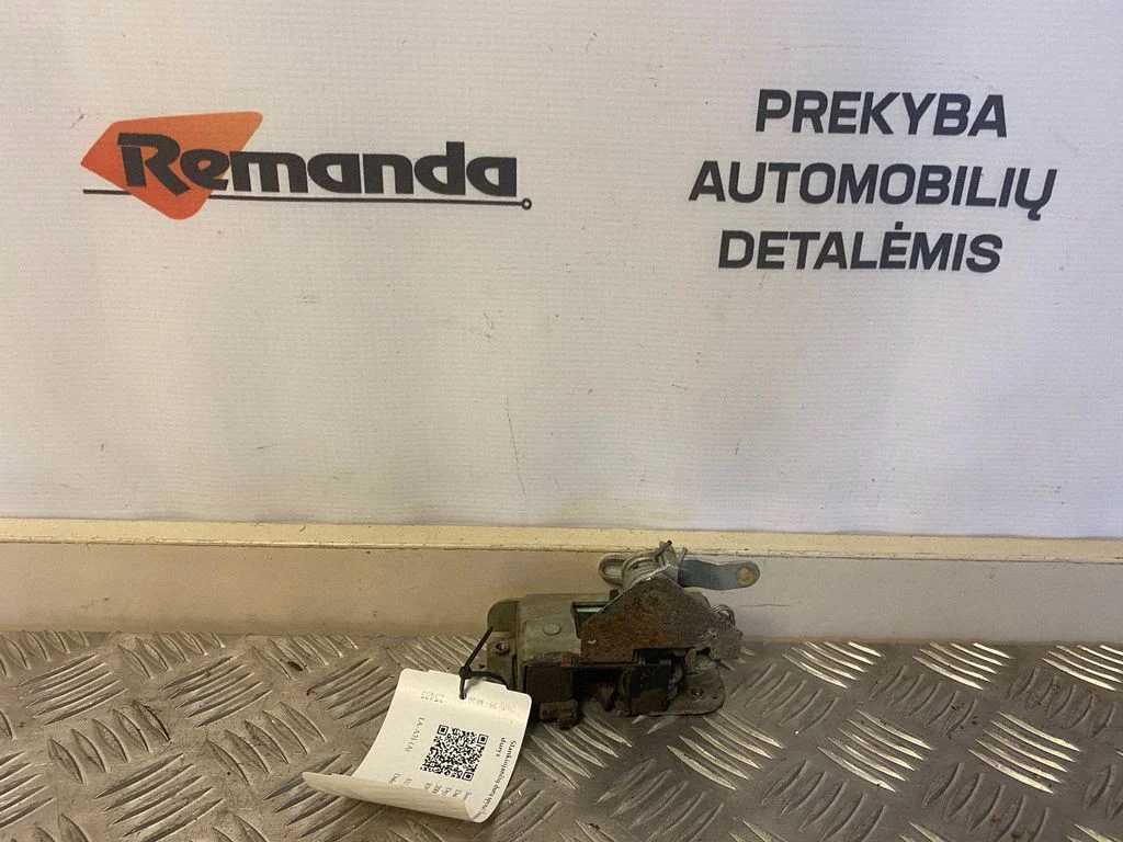Slankiojančių durų spyna