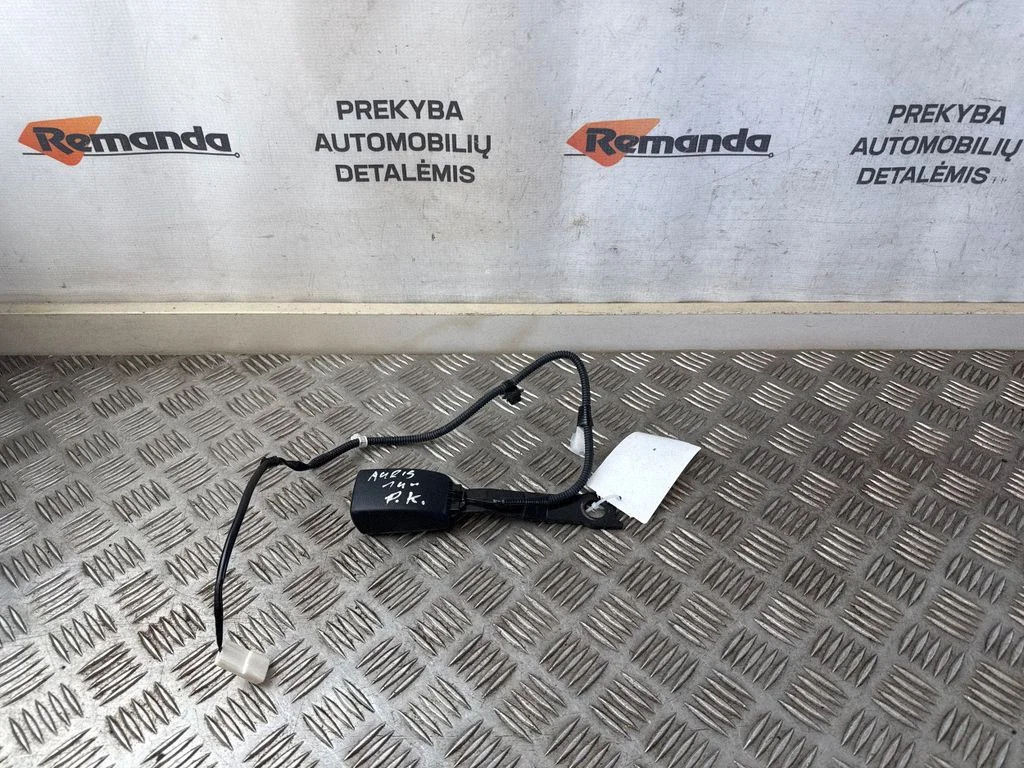 Priekšējās drošības jostas sprādze E034501