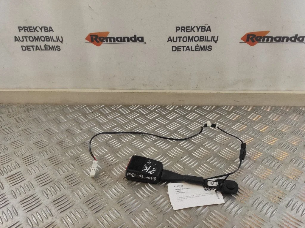 Eesmise turvavöö pannal 735909007