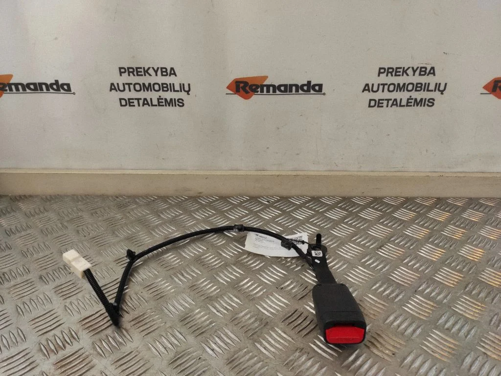 Priekšējās drošības jostas sprādze 160425