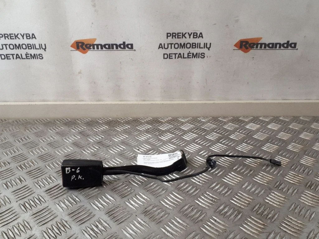 Eesmise turvavöö pannal – Volkswagen Passat B6 (2005-2010)