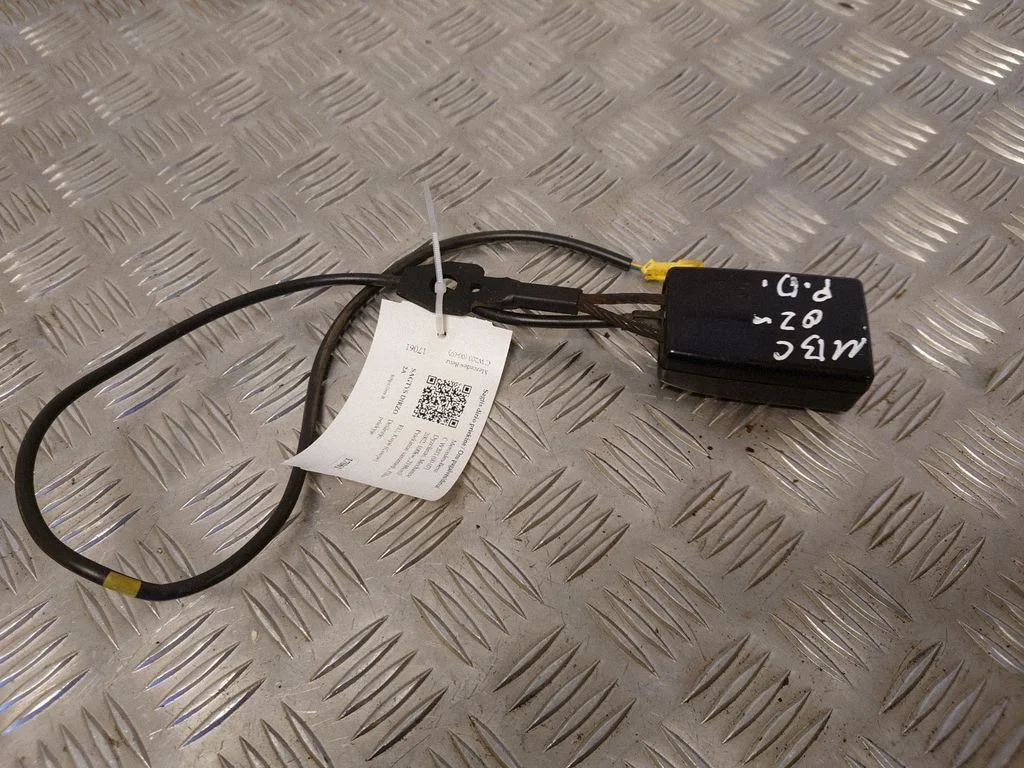 Front seatbelt buckle A2038601569
