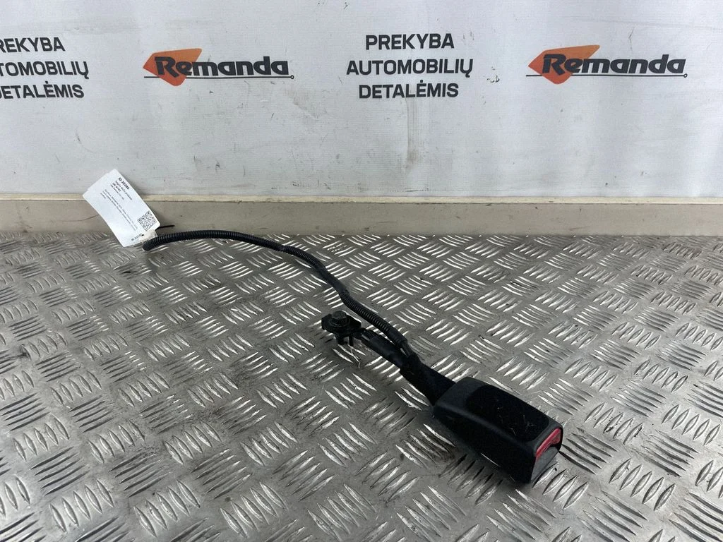 Priekšējās drošības jostas sprādze – priekšējā labā