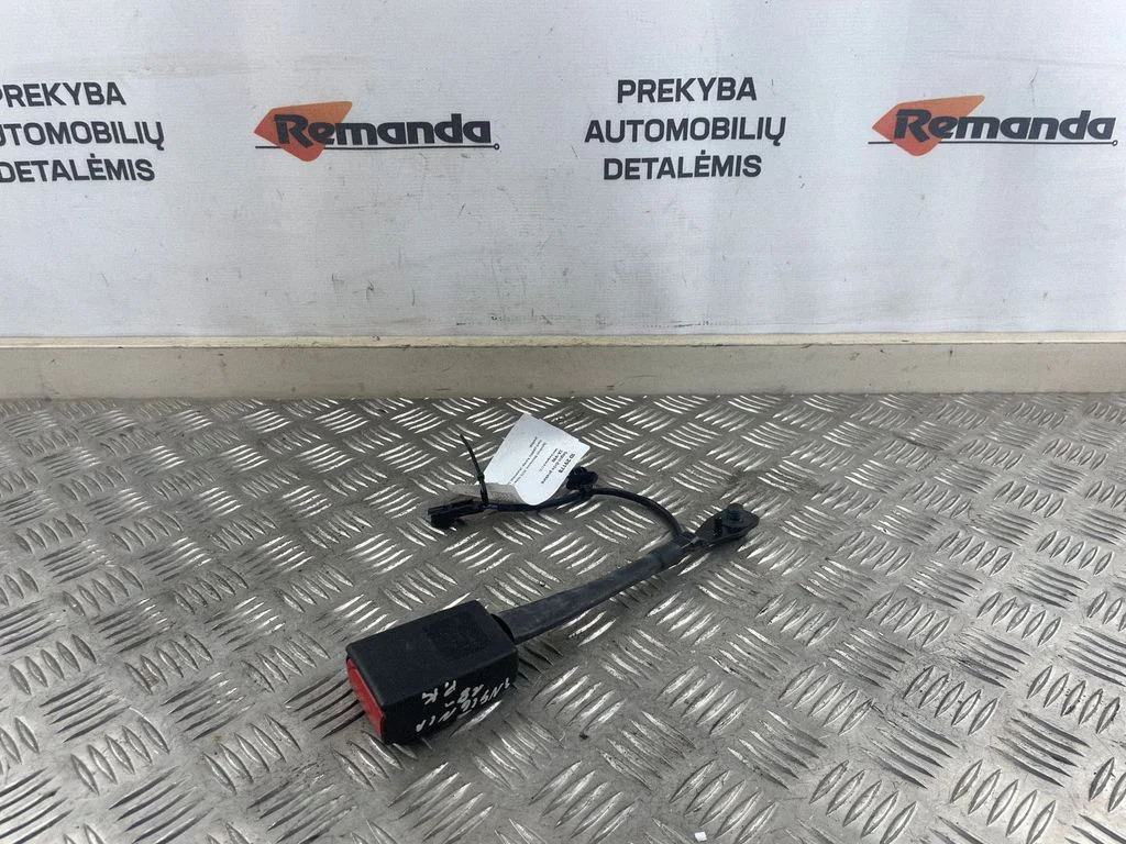 Eesmise turvavöö pannal 39113818