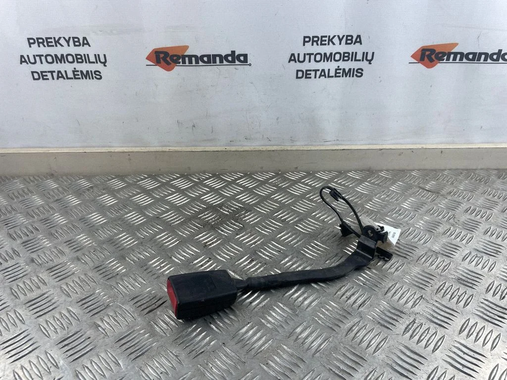 Front seatbelt buckle – Volkswagen Caddy (2004-2010)