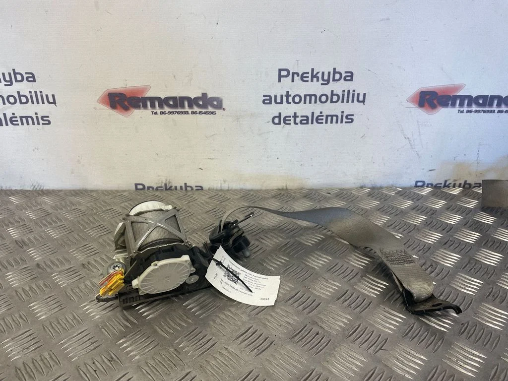 Aizmugurējā drošības josta – aizmugurējā labā