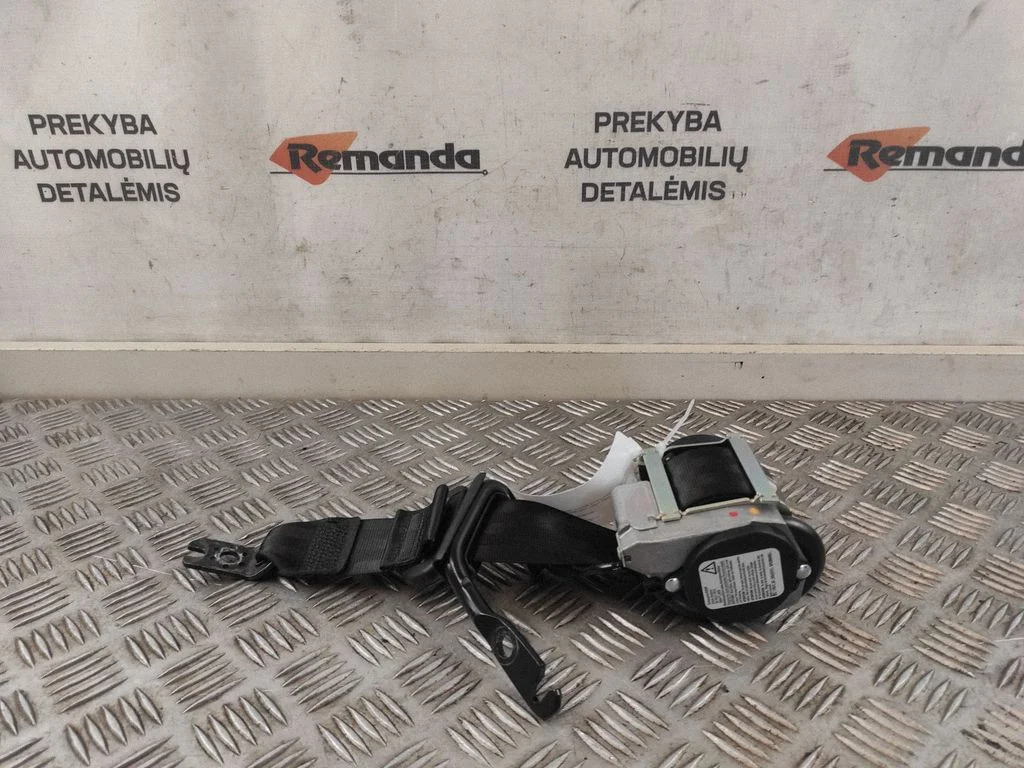 Aizmugurējā drošības josta 8S8857805B