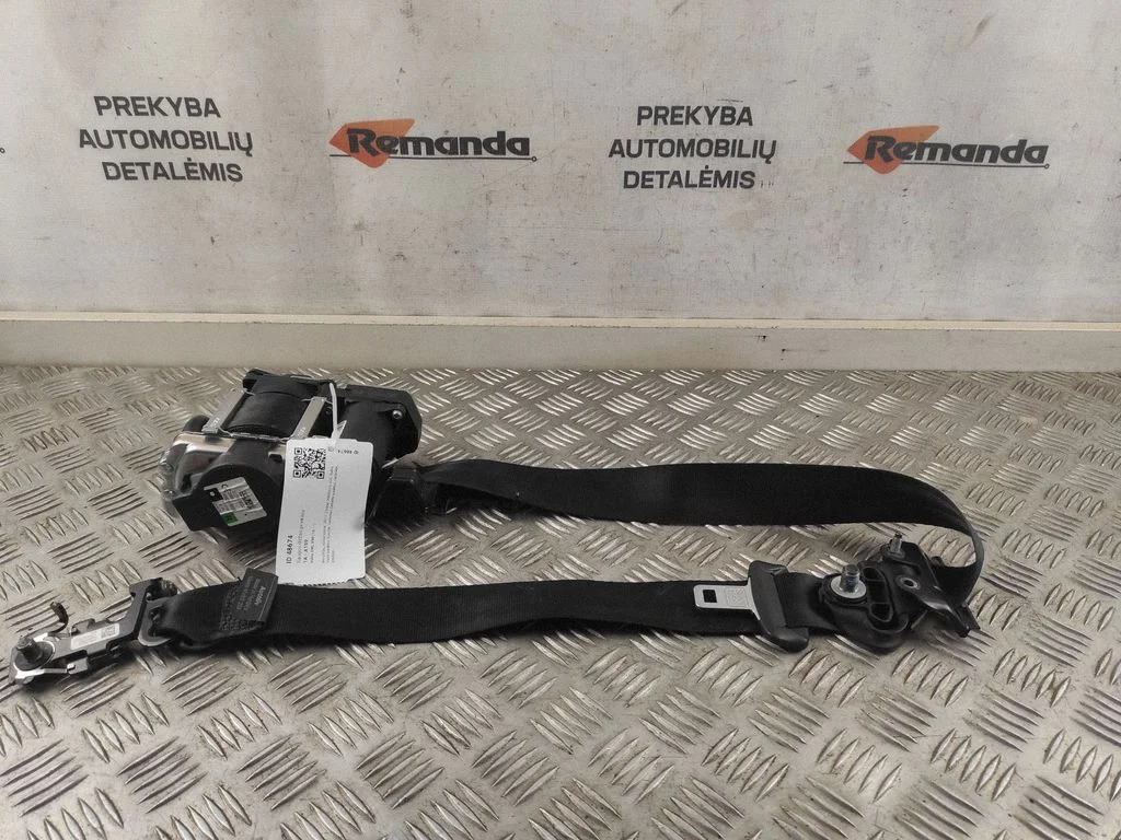 Front seatbelt 629374700G