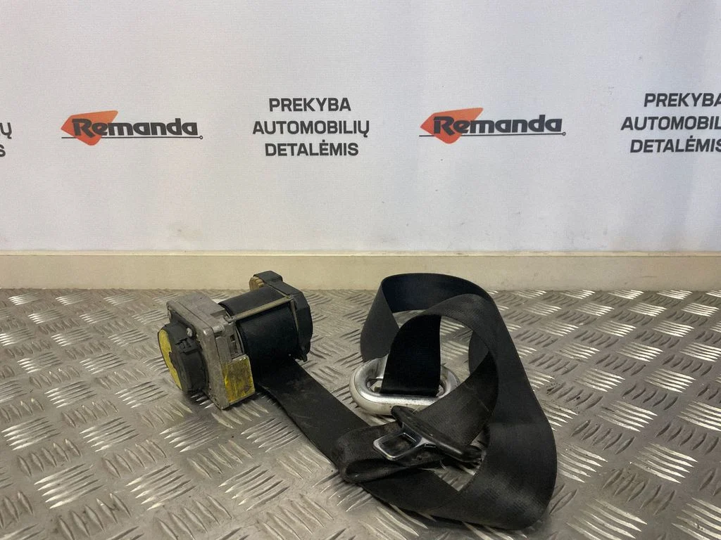 Front seatbelt – front left