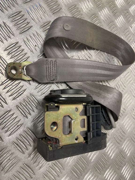 Front seatbelt 542315100B