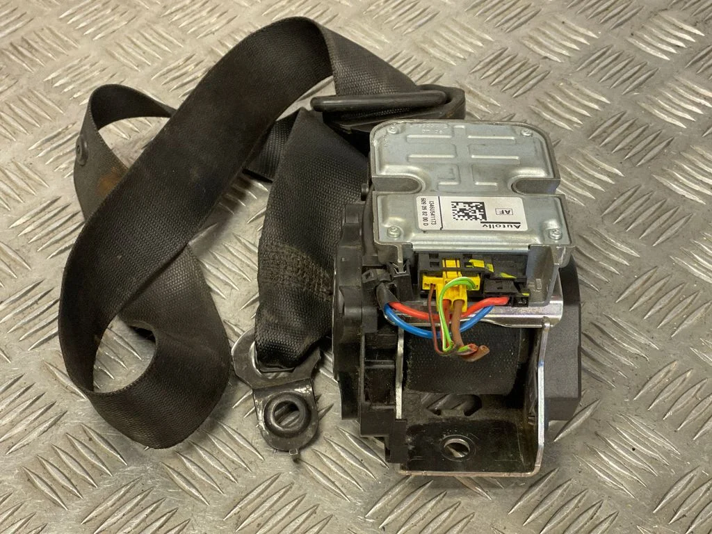 Front seatbelt 602208200