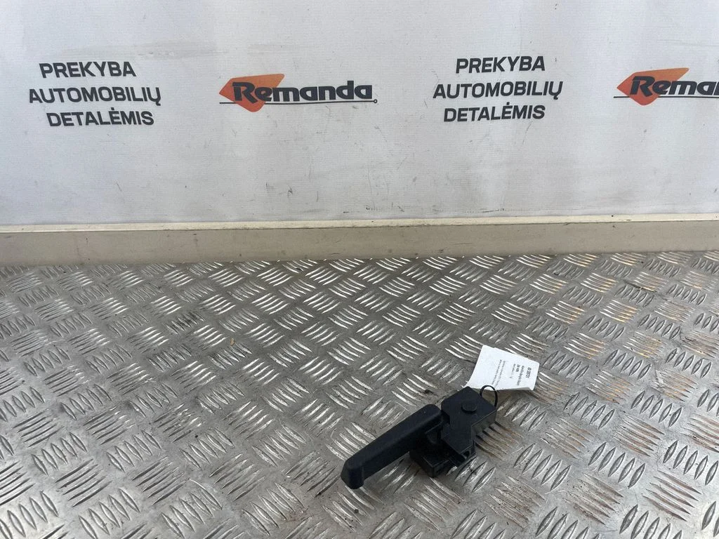 Engine bonnet (hood) release handle